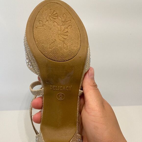 Delicacy shoes, Style: Excited, color Champagne, all man made materials - Picture 2 of 13